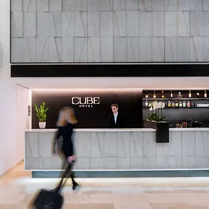 ホテル Cube
