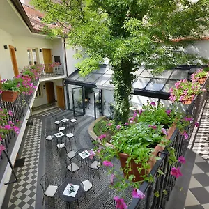 At The White Lily Hotell